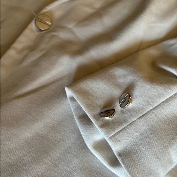 Ivory Blazer - Picture 3 of 3